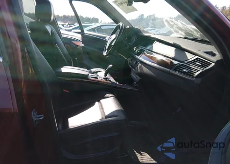 2013 BMW X5 xDrive35I/xDrive35I Premium/xDrive35I Sport Activity z USA, uszkodzony, nr VIN 5UXZV4C5XD0G52381